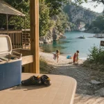 Camping à vallon-pont-d'arc, rivière près du Pont d’Arc et gorges