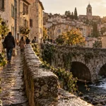 Annonay tourisme : ruelles et passerelle sur la Cance