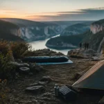 Bivouac en Ardèche : tente discrète près des Gorges