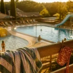 Camping château de boisson : piscine couverte et pataugeoire chauffée