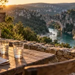 Sejour ardeche : terrasse avec vue Pont d’Arc sur les gorges