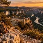 Séjour rando Ardèche : vue des gorges depuis un sentier